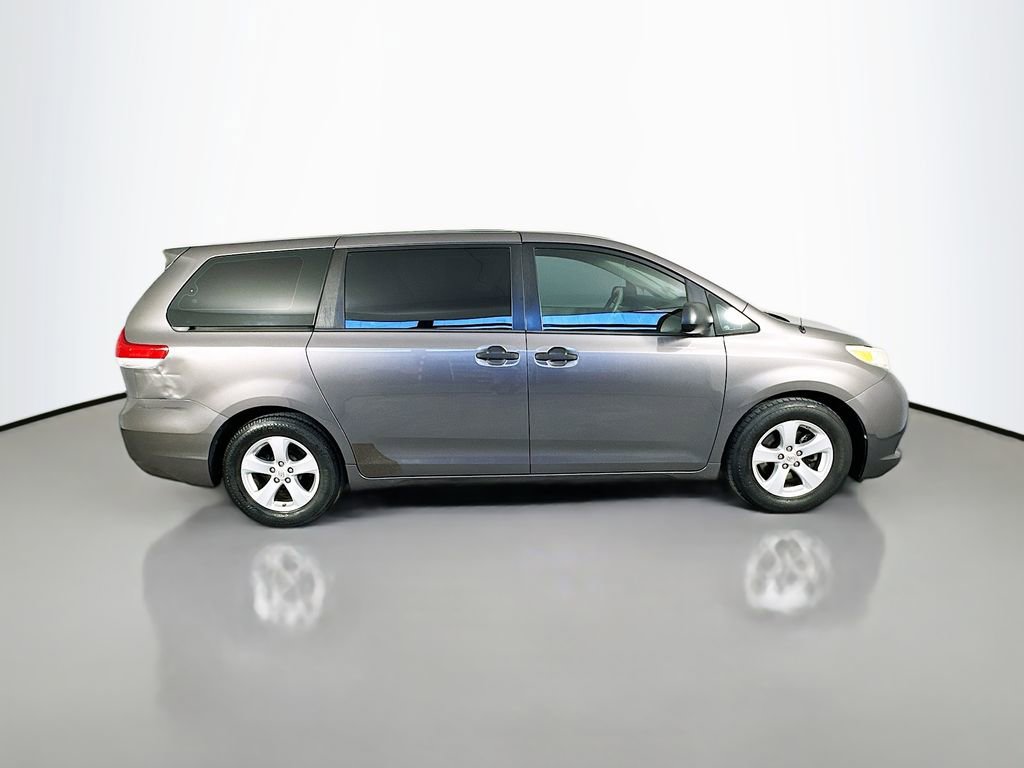 Used 2014 Toyota Sienna L FWD image 8