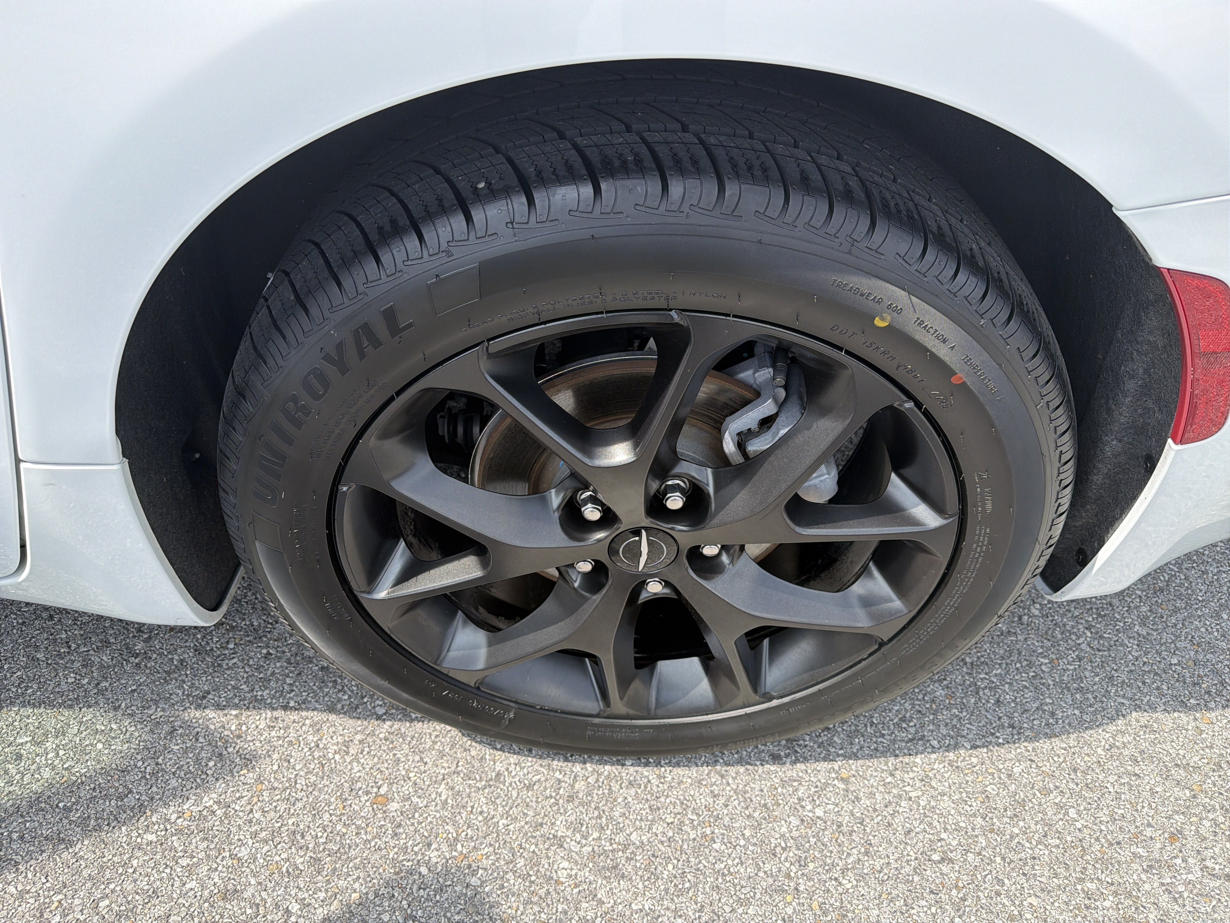 Used 2025 Chrysler Pacifica Limited FWD image 23