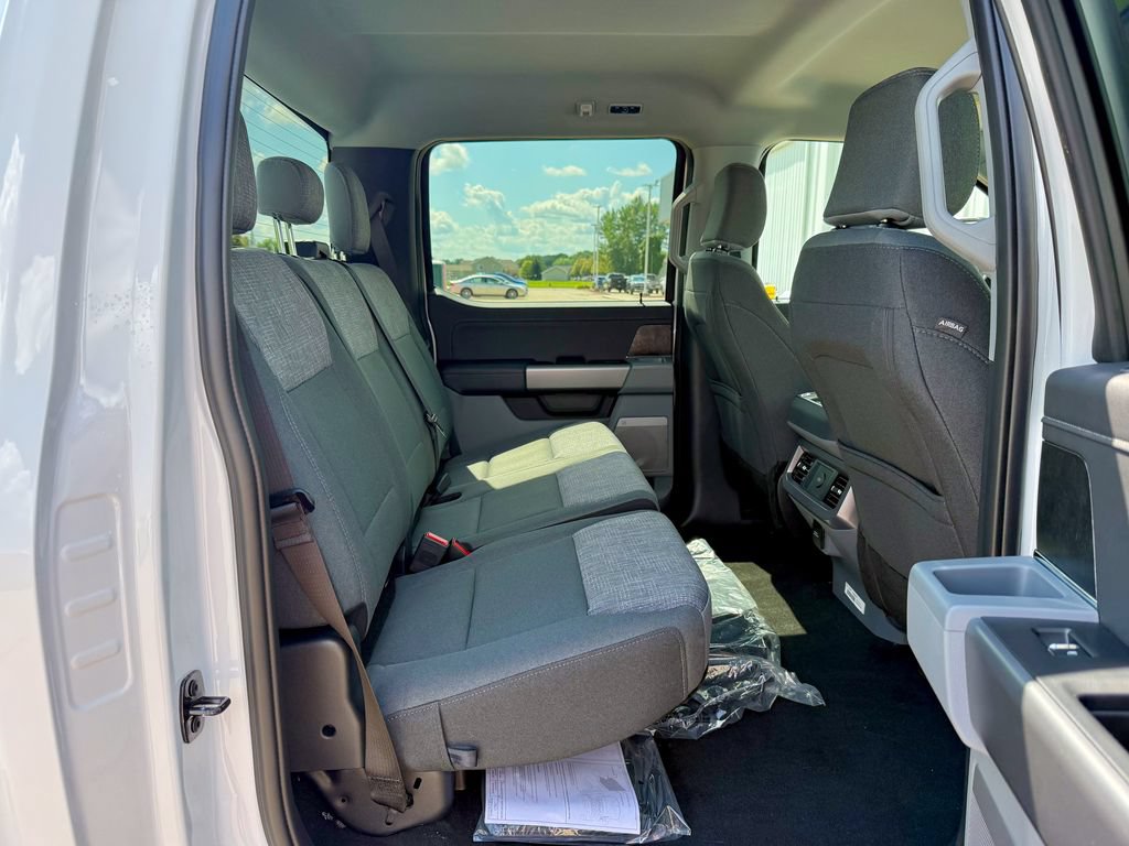 New 2026 Ford F250 XLT w/ XLT Premium Package AWD/4WD image 18