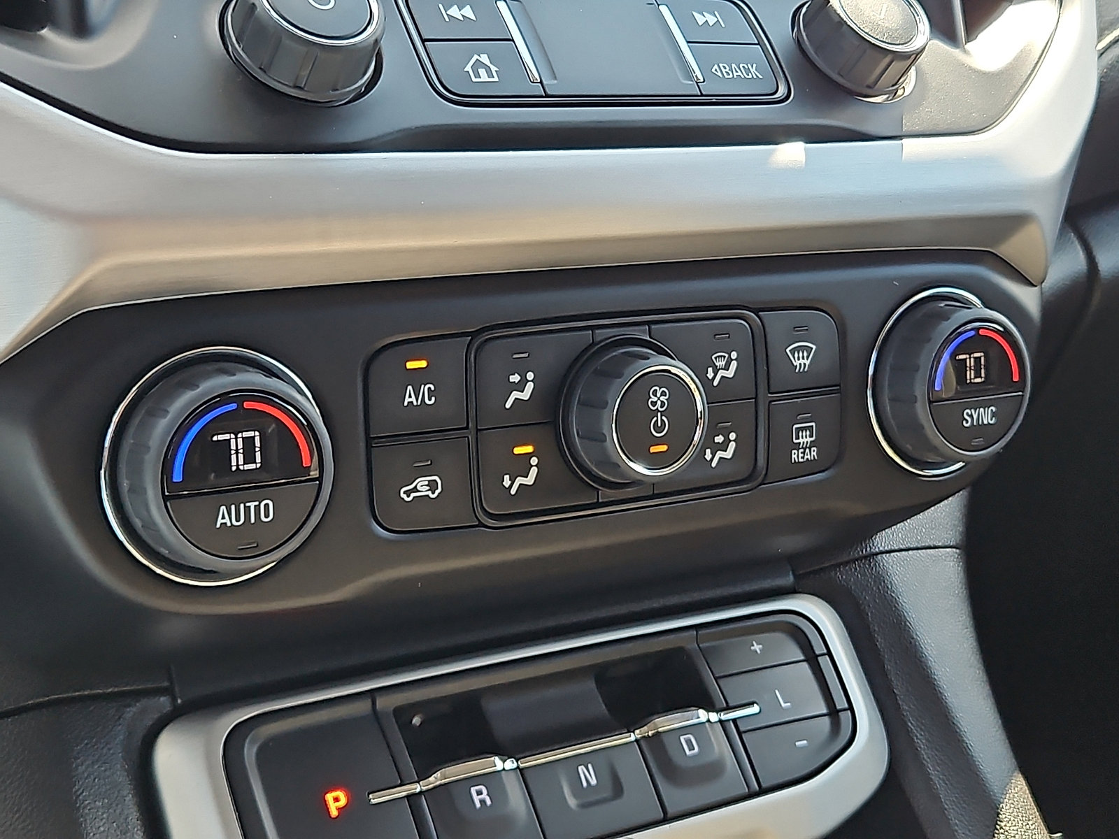Used 2023 GMC Acadia SLE w/ Driver Convenience Package FWD image 15