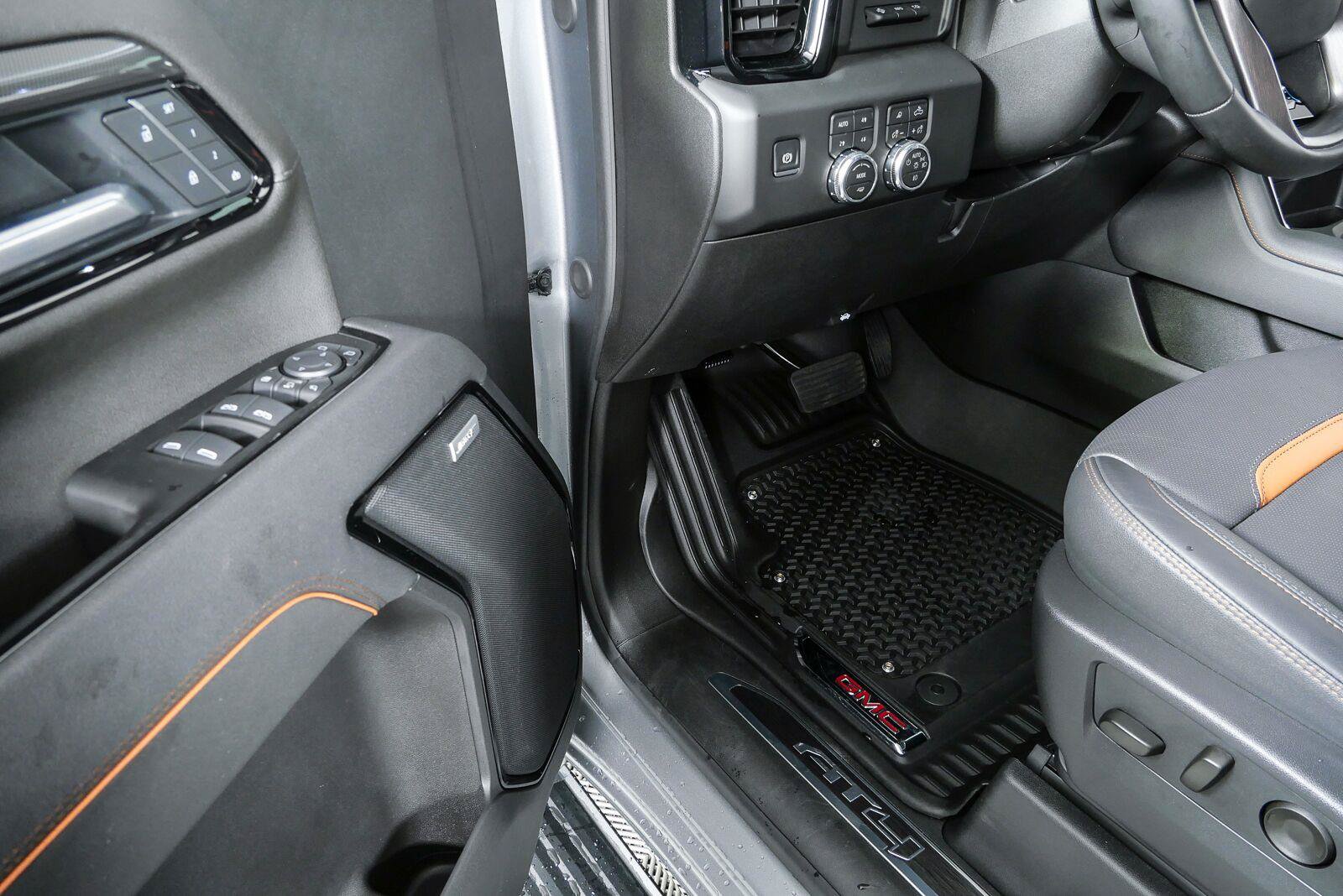 Certified 2026 GMC Sierra 2500 AT4 w/ AT4 Premium Plus Package AWD/4WD image 8