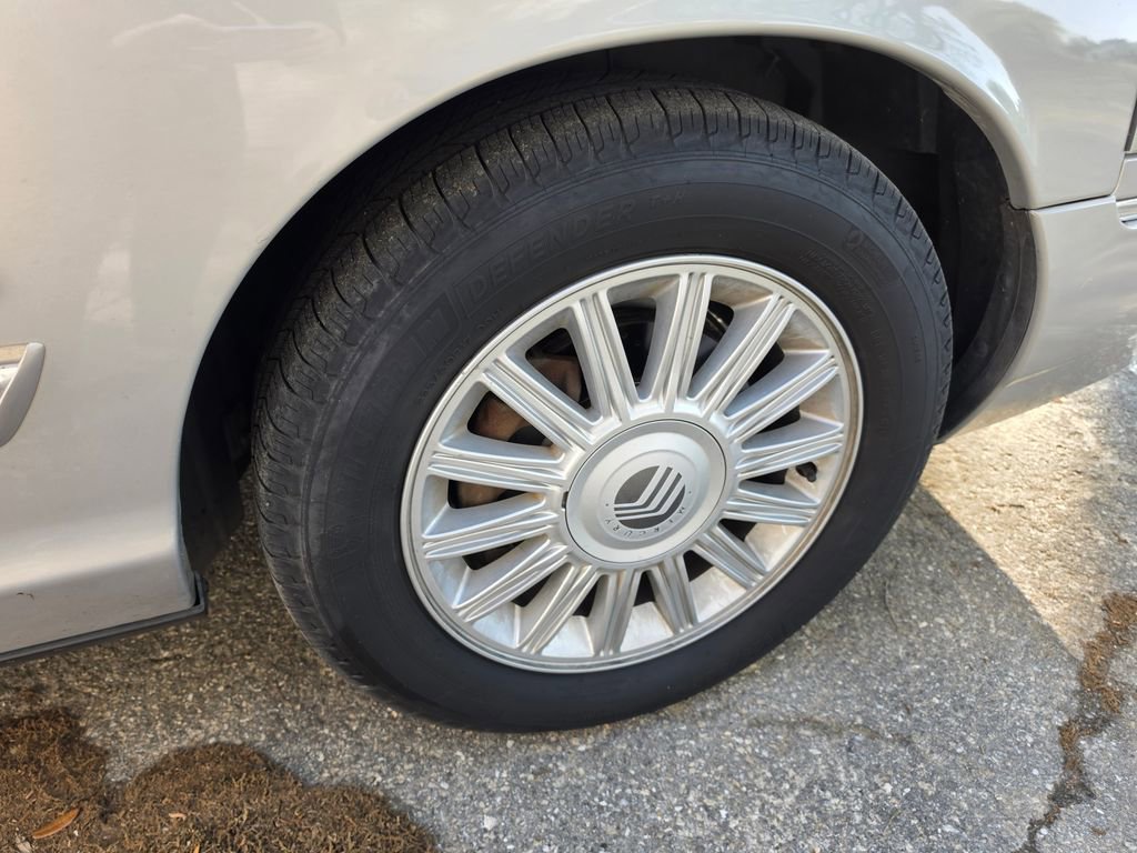 Used 2011 Mercury Grand Marquis LS image 26