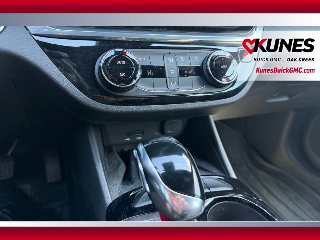 Used 2025 Buick Envista Sport Touring w/ Convenience II Package FWD image 16