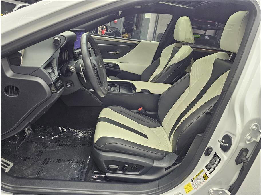 Used 2023 Lexus ES 300h F Sport w/ Accessory Package (Z2) FWD image 9