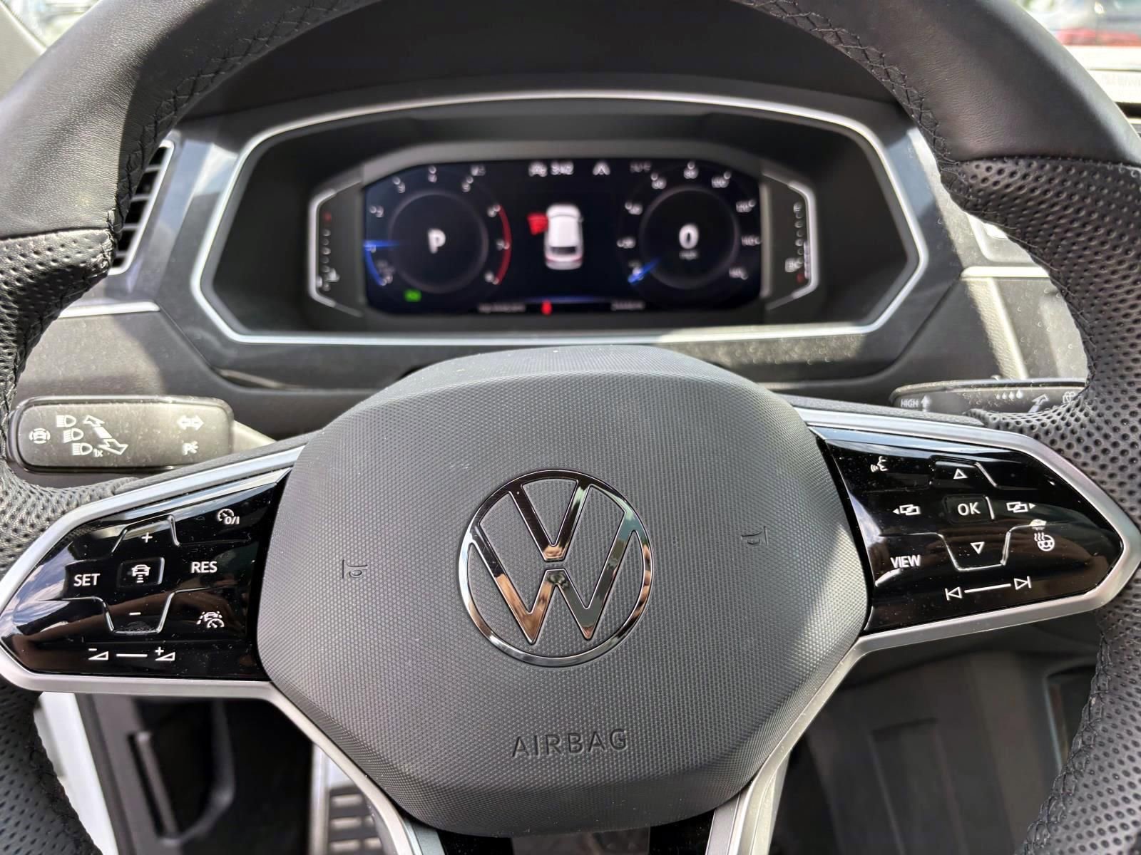 Used 2024 Volkswagen Tiguan SEL R-Line AWD/4WD image 16