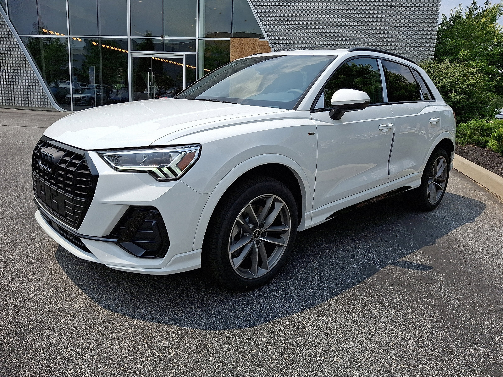 New 2025 Audi Q3 2.0T Premium image 2