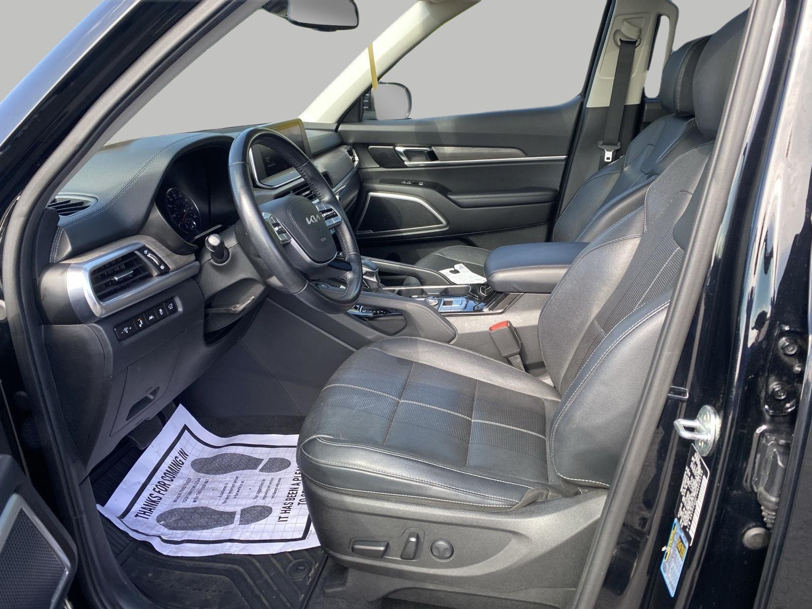 Used 2022 Kia Telluride EX w/ EX Premium Package FWD image 3