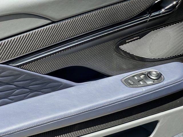 Used 2024 Aston Martin DB12 image 21