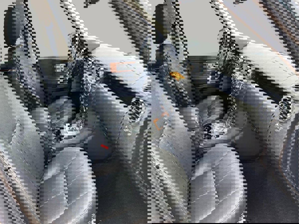 Used 2016 Land Rover LR4 image 32