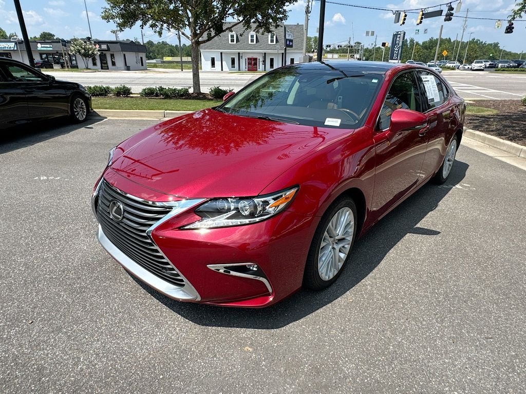 Used 2017 Lexus ES 350 w/ Ultra Luxury Package FWD image 5