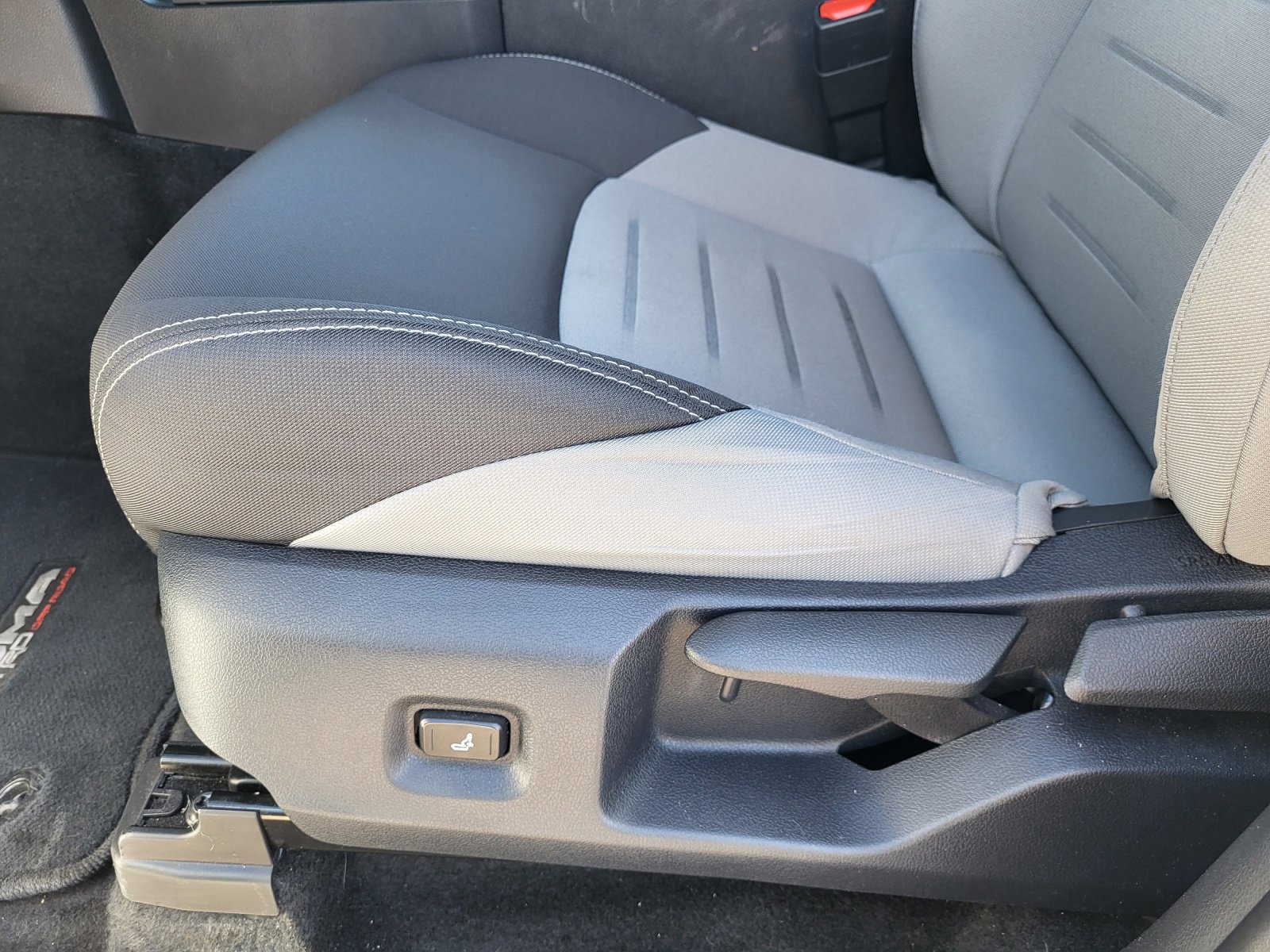 Certified 2025 Toyota Tacoma TRD Off-Road image 25