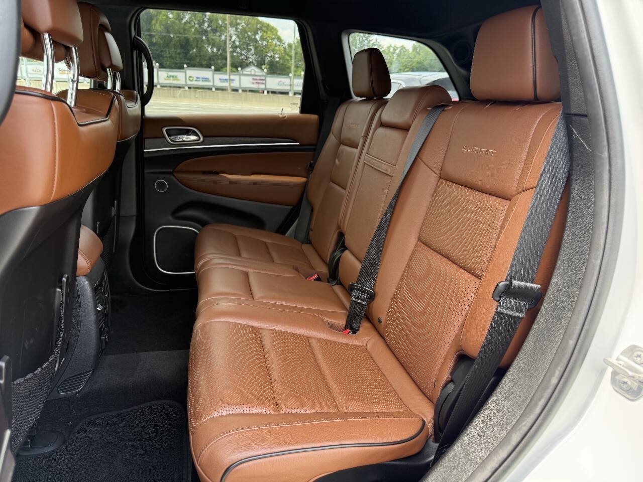 Used 2018 Jeep Grand Cherokee Summit AWD/4WD image 10