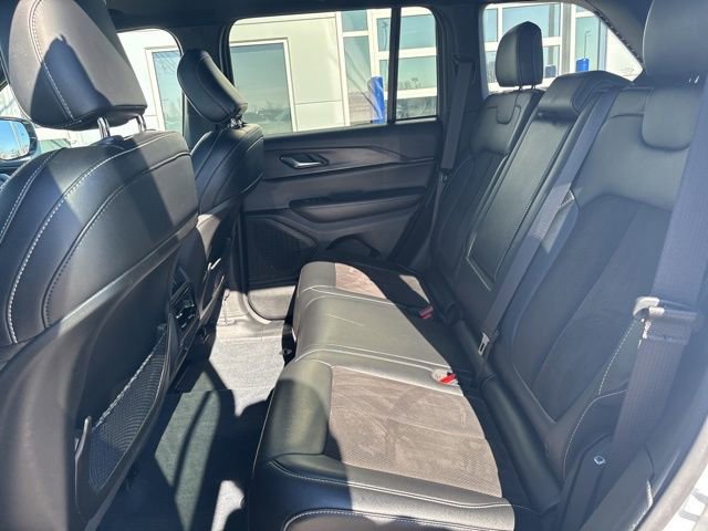 Used 2023 Jeep Grand Cherokee Altitude image 20