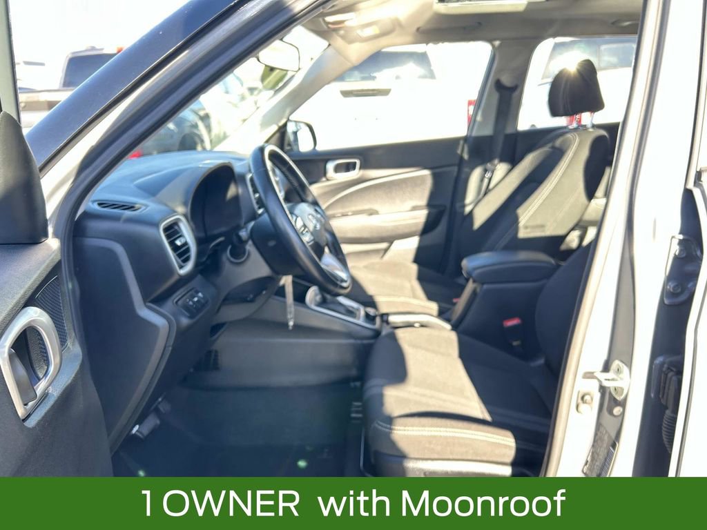 Used 2022 Hyundai Venue SEL image 10