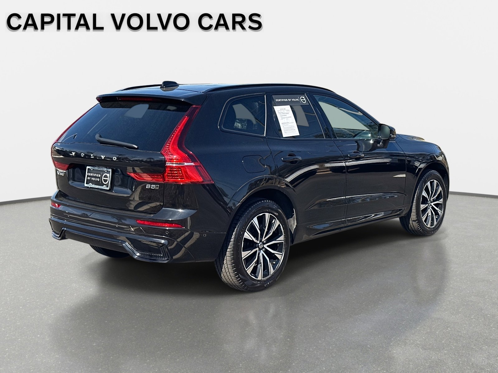 Certified 2025 Volvo XC60 B5 Plus image 5
