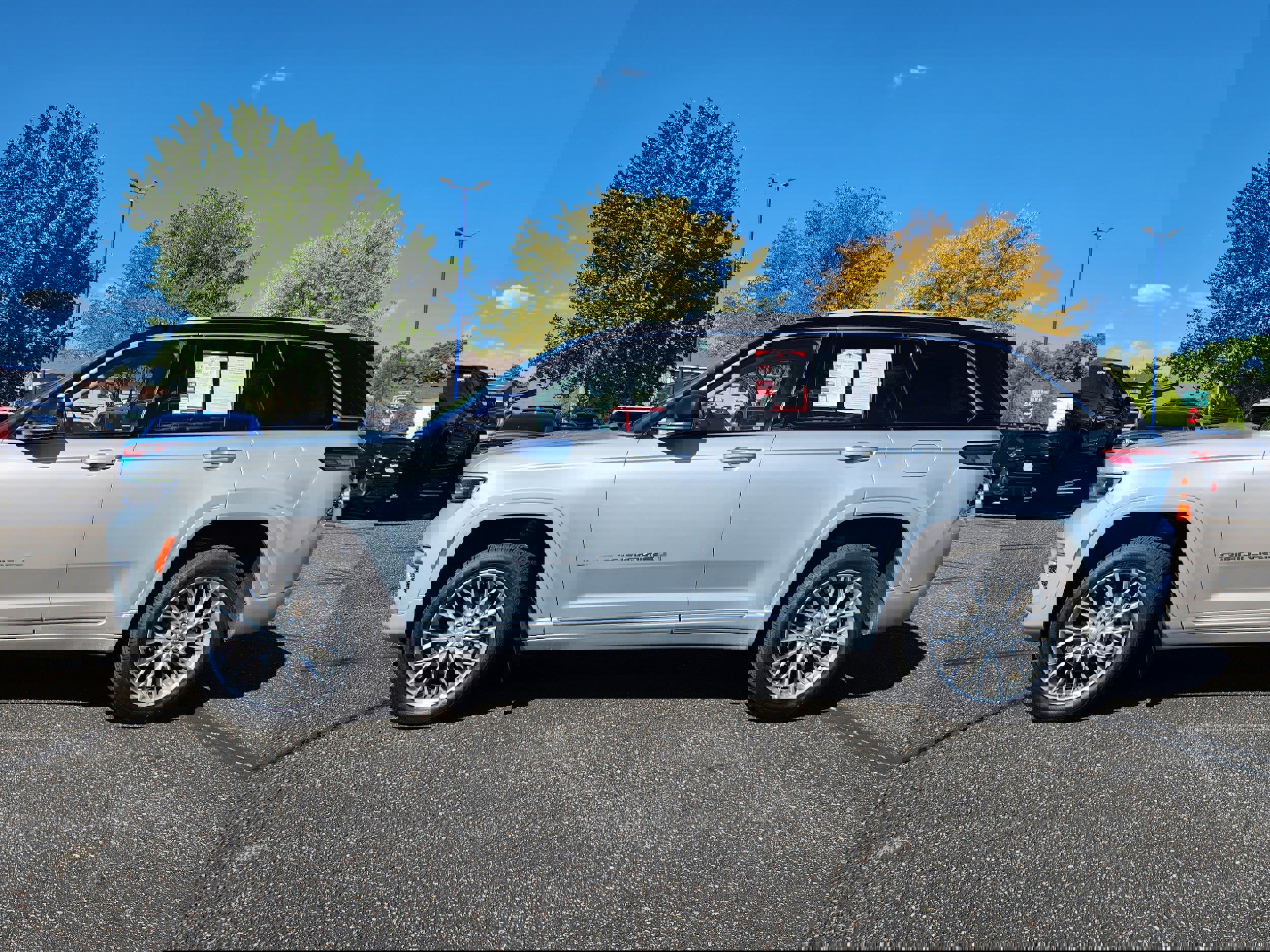 Used 2022 Jeep Grand Cherokee Summit w/ Adv Protech Group IV image 2