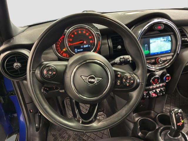 Used 2020 MINI Cooper 4-Door Hardtop image 12