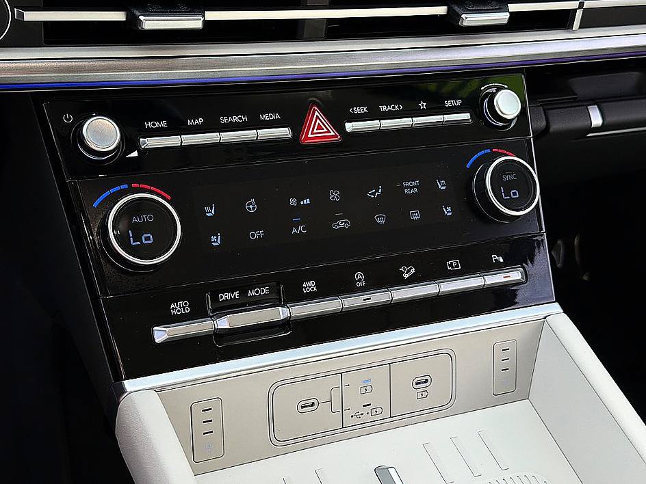 Certified 2026 Hyundai Santa Fe Calligraphy AWD/4WD image 16