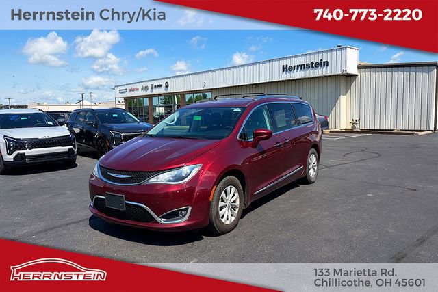 Used 2019 Chrysler Pacifica Touring-L FWD image 3