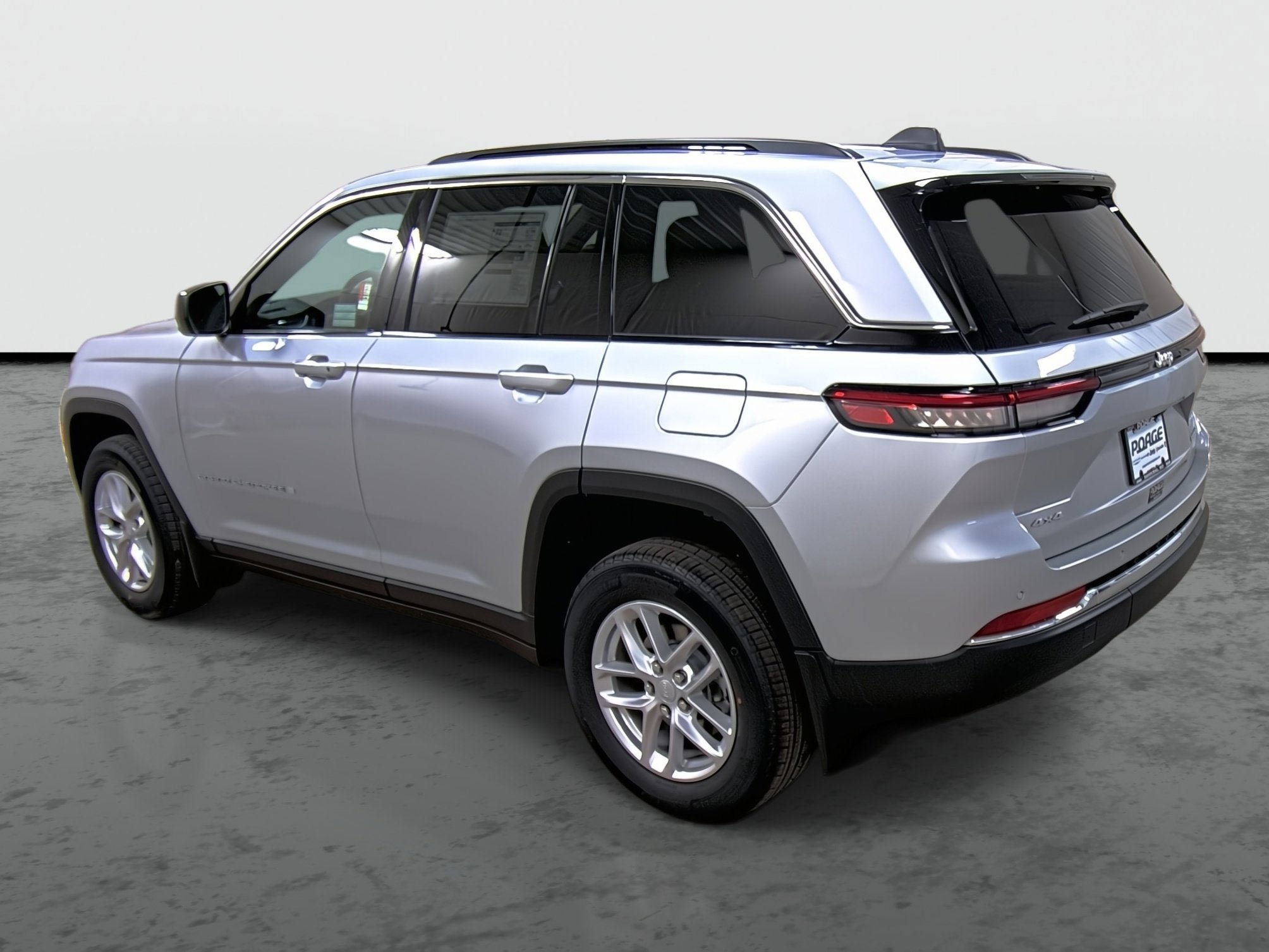 New 2026 Jeep Grand Cherokee Laredo X AWD/4WD image 2