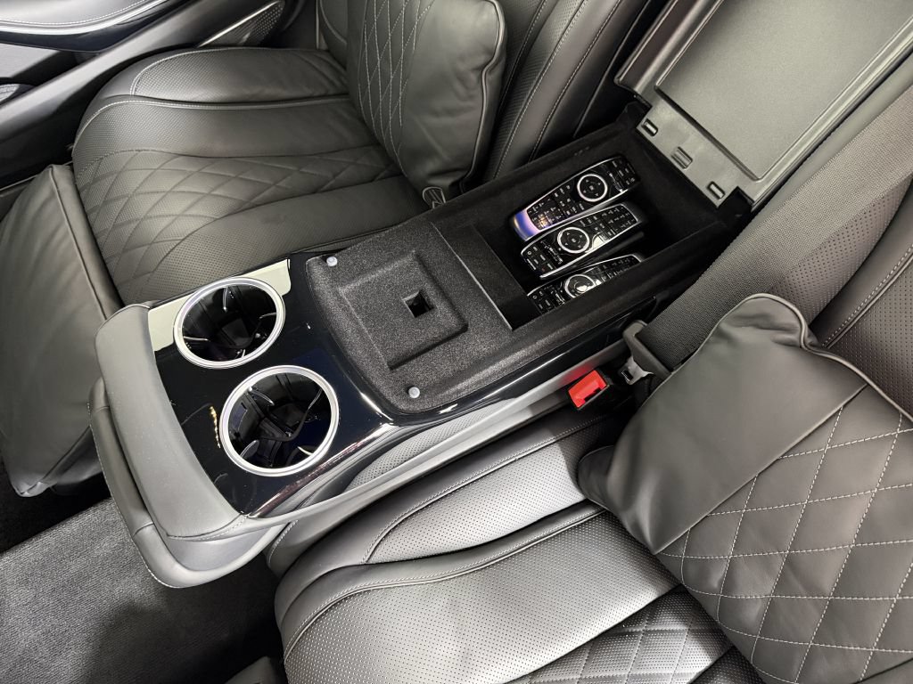 Used 2017 Mercedes-Benz Maybach S 550 4MATIC image 23