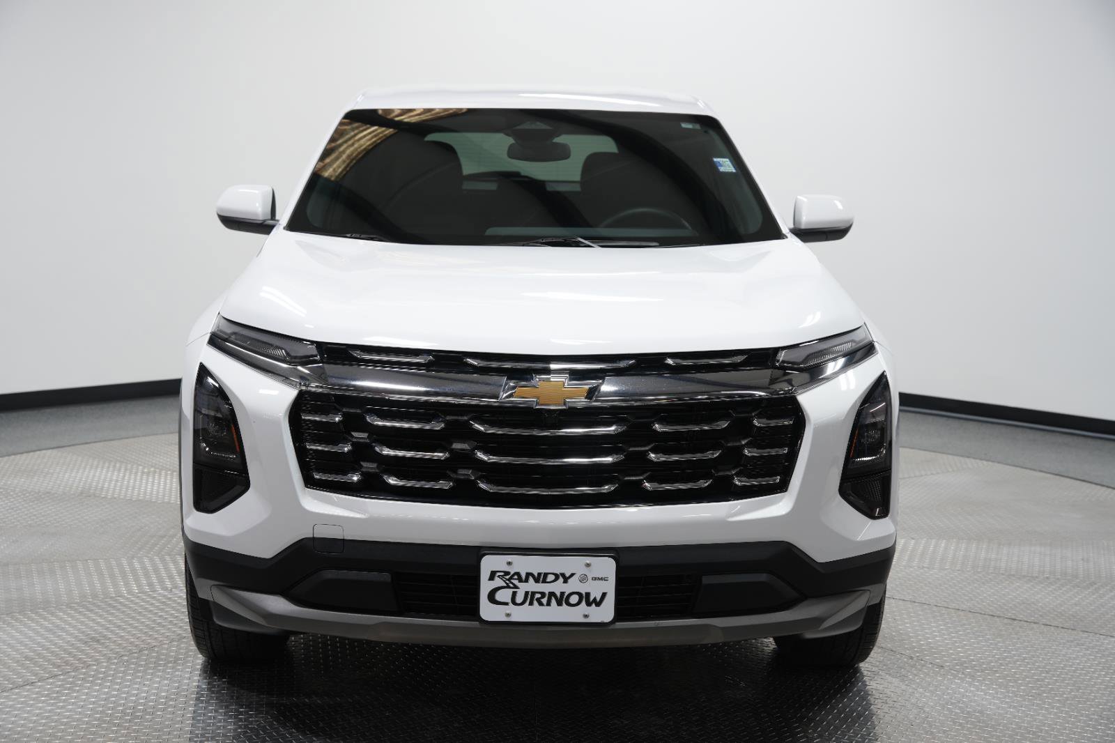 Used 2025 Chevrolet Equinox LT image 2