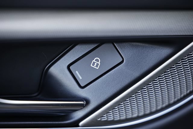 New 2024 Jaguar XF R-Dynamic SE AWD/4WD image 34