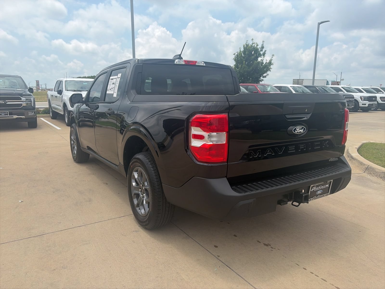 New 2026 Ford Maverick XLT w/ XLT Luxury Package FWD image 3