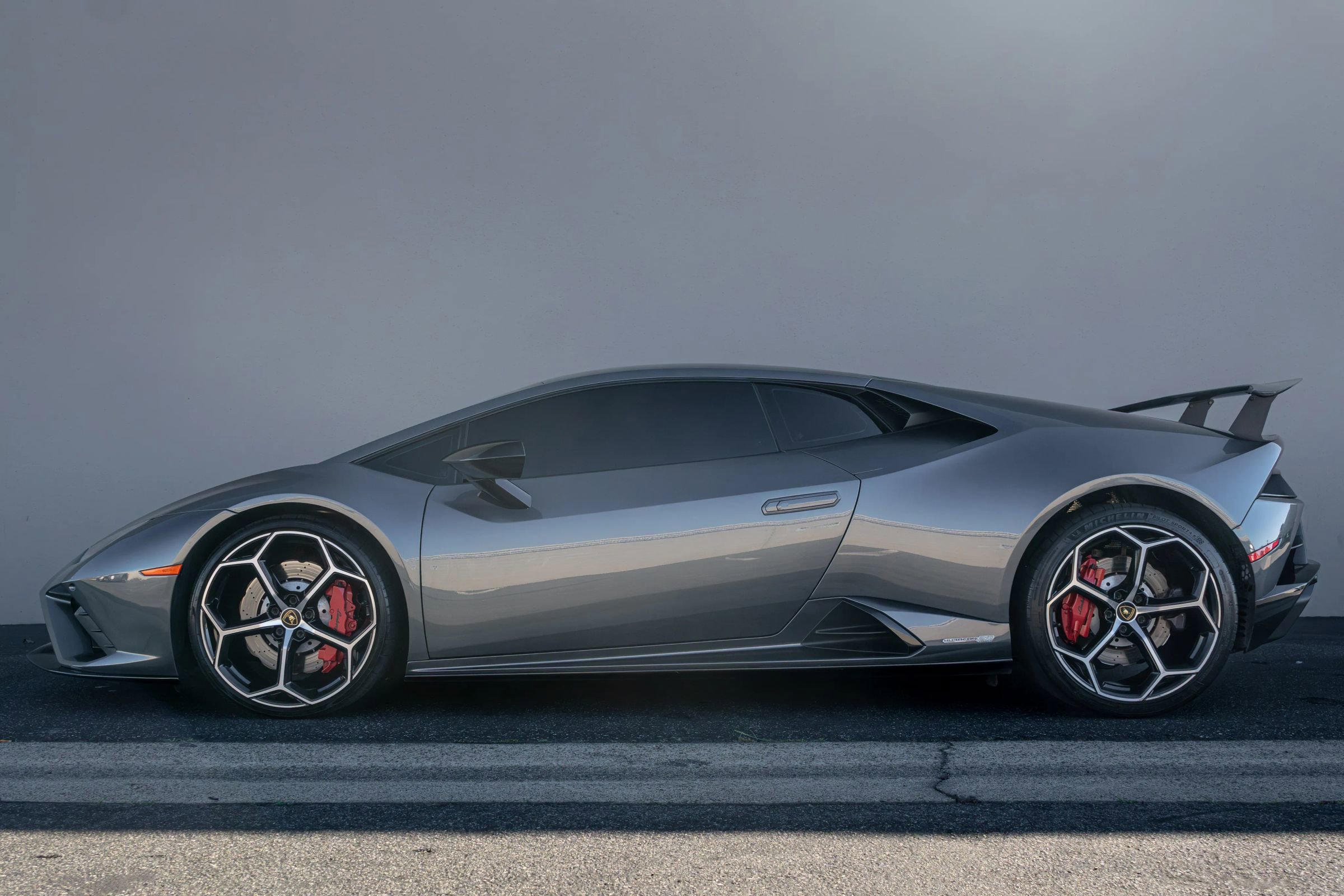 Used 2021 Lamborghini Huracan EVO image 6