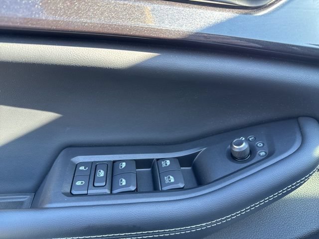 Used 2023 Jeep Grand Cherokee Altitude AWD/4WD image 15