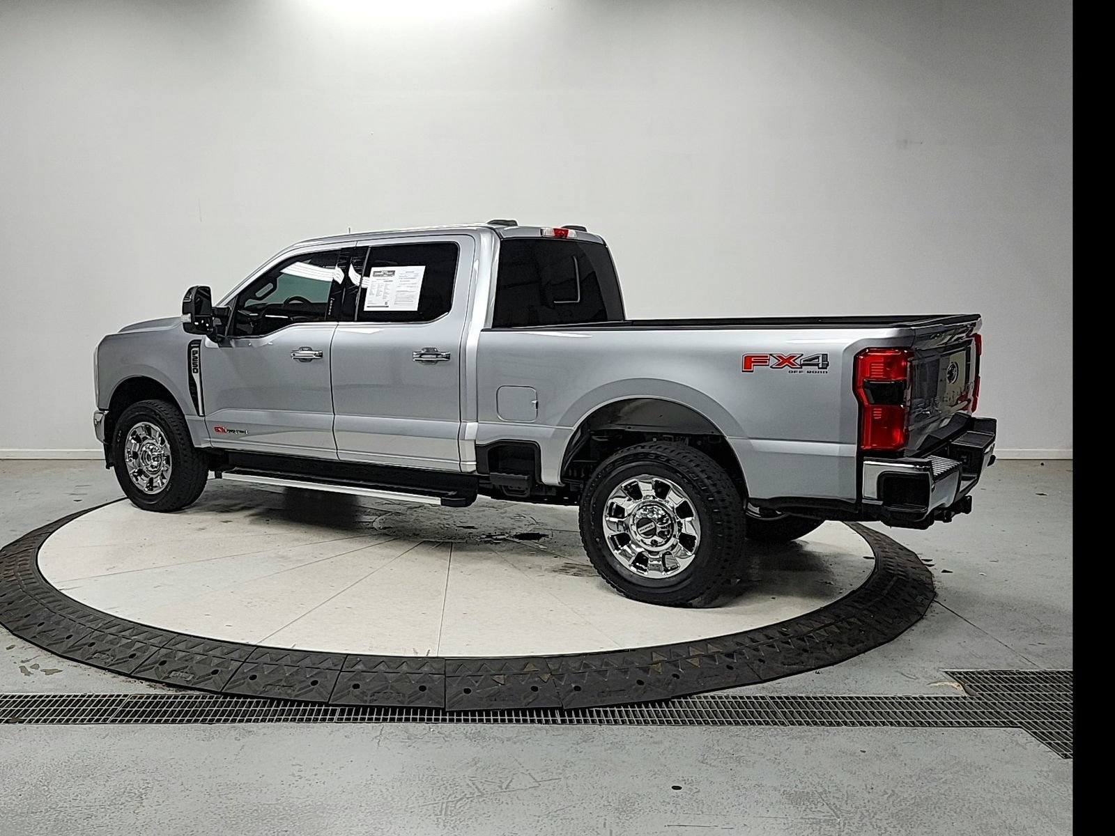 Used 2023 Ford F250 Lariat w/ Chrome Package AWD/4WD image 6