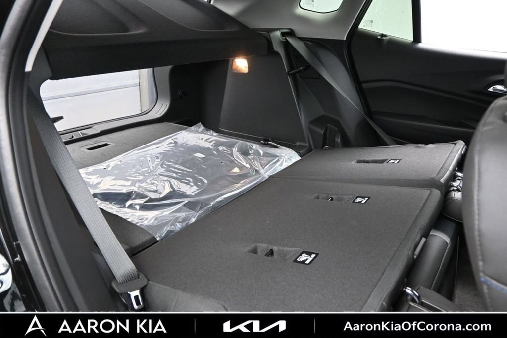 Used 2026 Chevrolet Trax LT w/ Sunroof Package FWD image 39