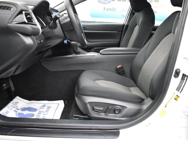 Used 2022 Toyota Camry LE image 11