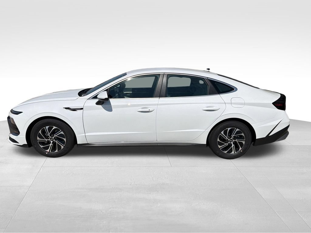 New 2026 Hyundai Sonata Blue FWD image 2