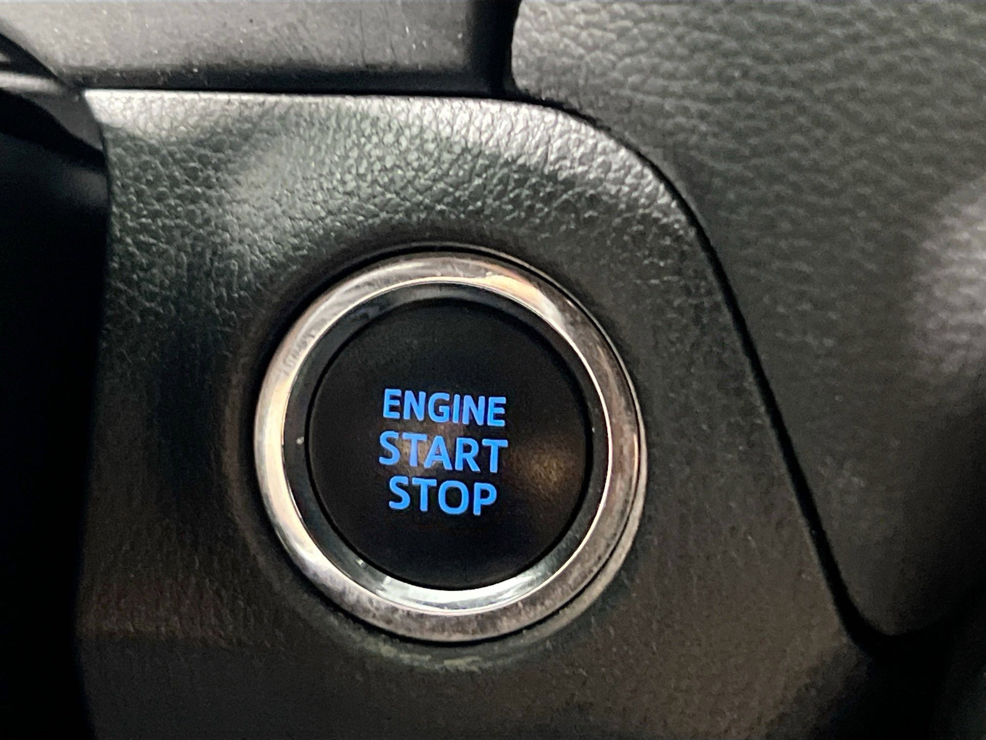 Used 2020 Toyota RAV4 XLE w/ Convenience Package FWD image 24