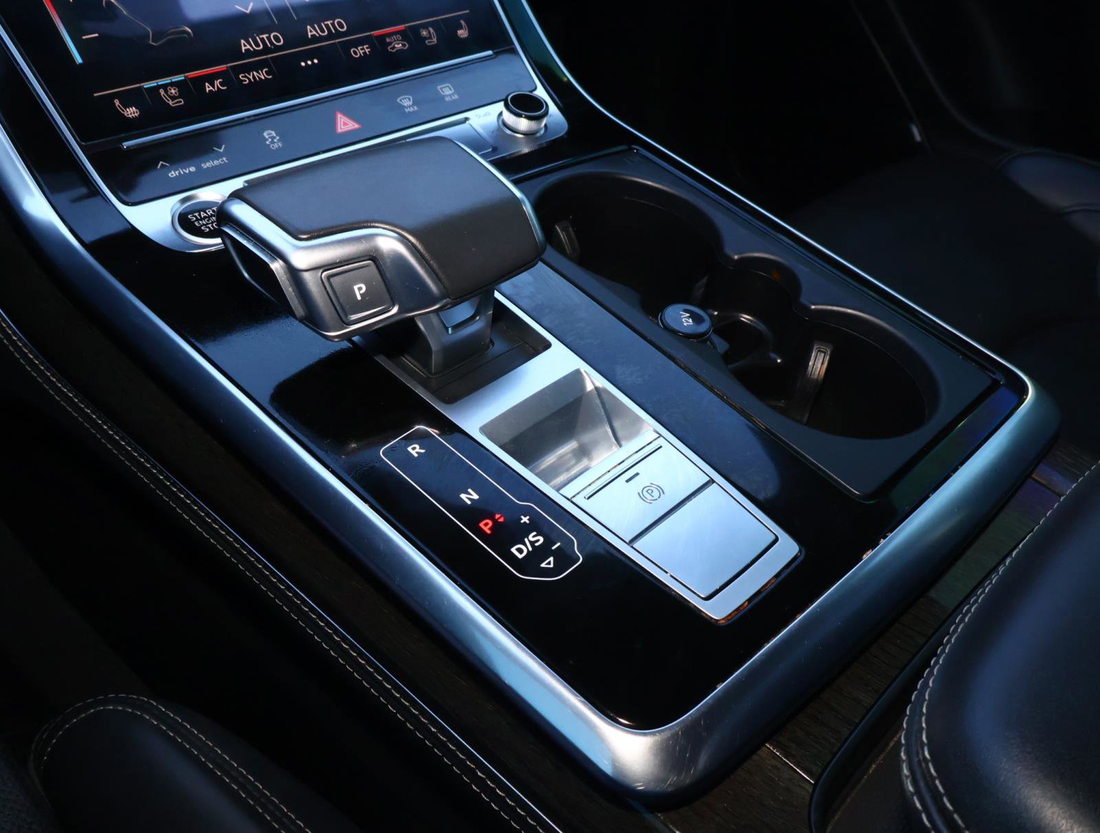 Used 2024 Audi Q8 Prestige w/ Prestige Package image 28