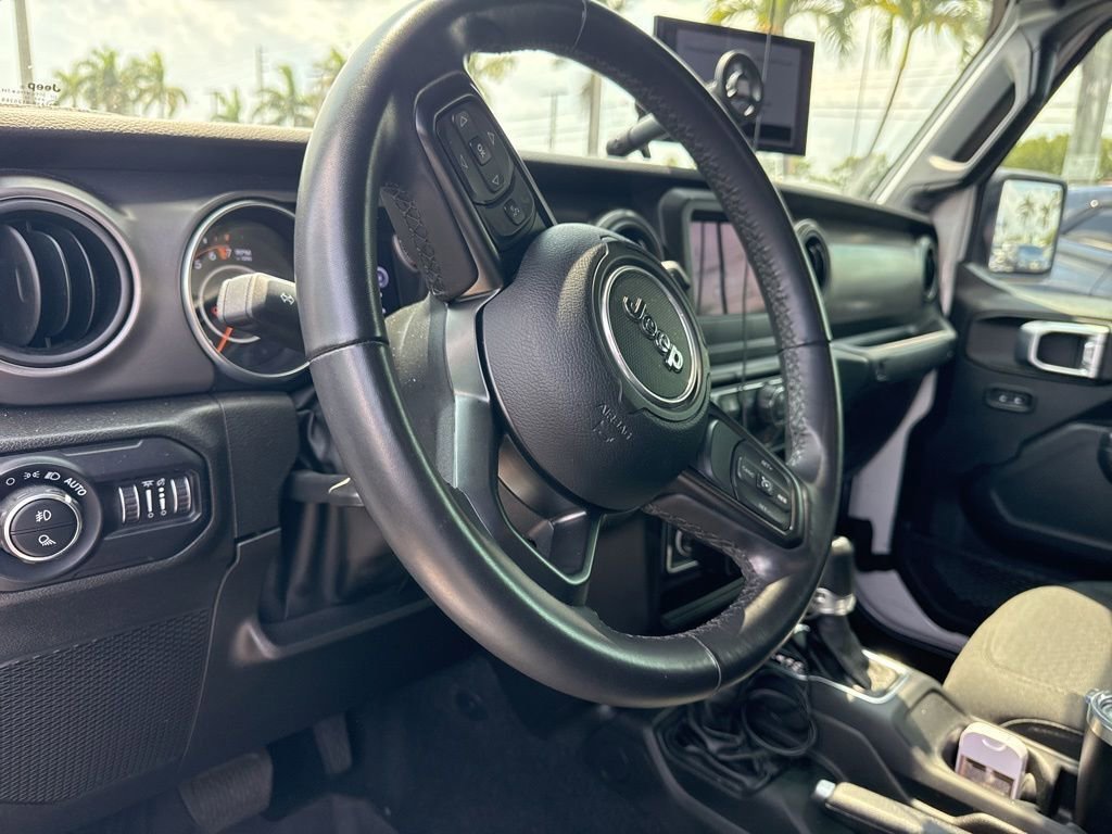 Used 2022 Jeep Gladiator Sport AWD/4WD image 6