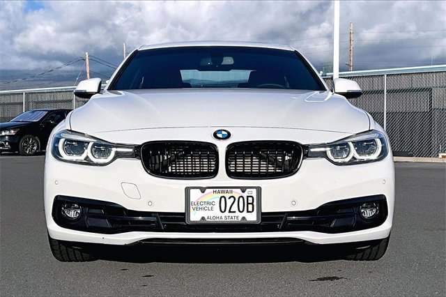 Used 2018 BMW 330e w/ Convenience Package image 3