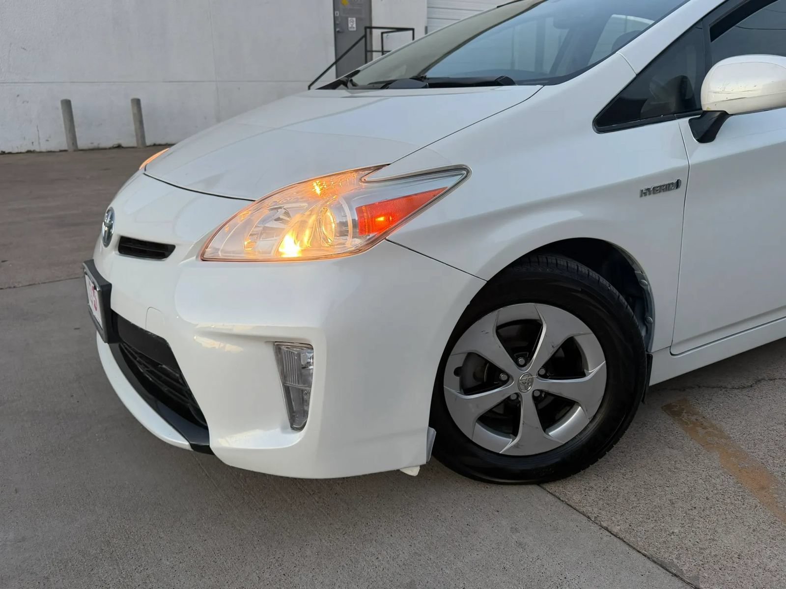 Used 2012 Toyota Prius Four w/ Deluxe Solar Roof Pkg FWD image 3