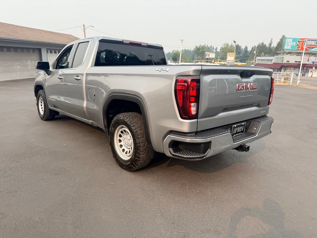 Used 2023 GMC Sierra 1500 SLE w/ Enhanced Capability Package AWD/4WD image 3