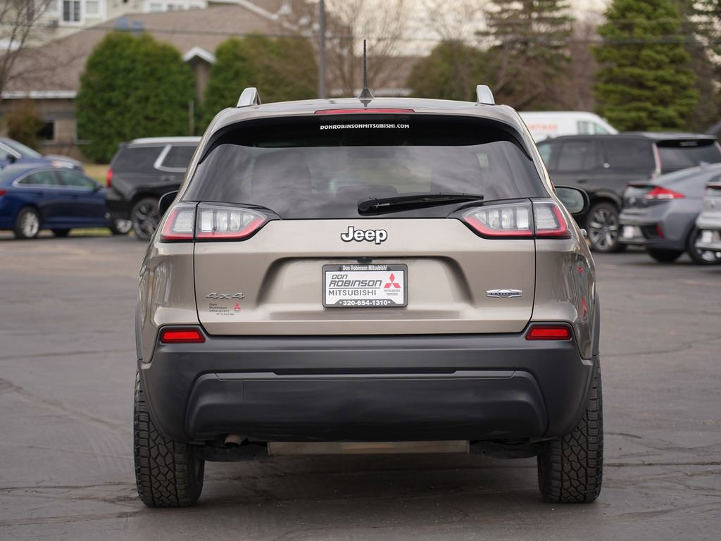 Used 2019 Jeep Cherokee Latitude w/ Popular Appearance Group image 4