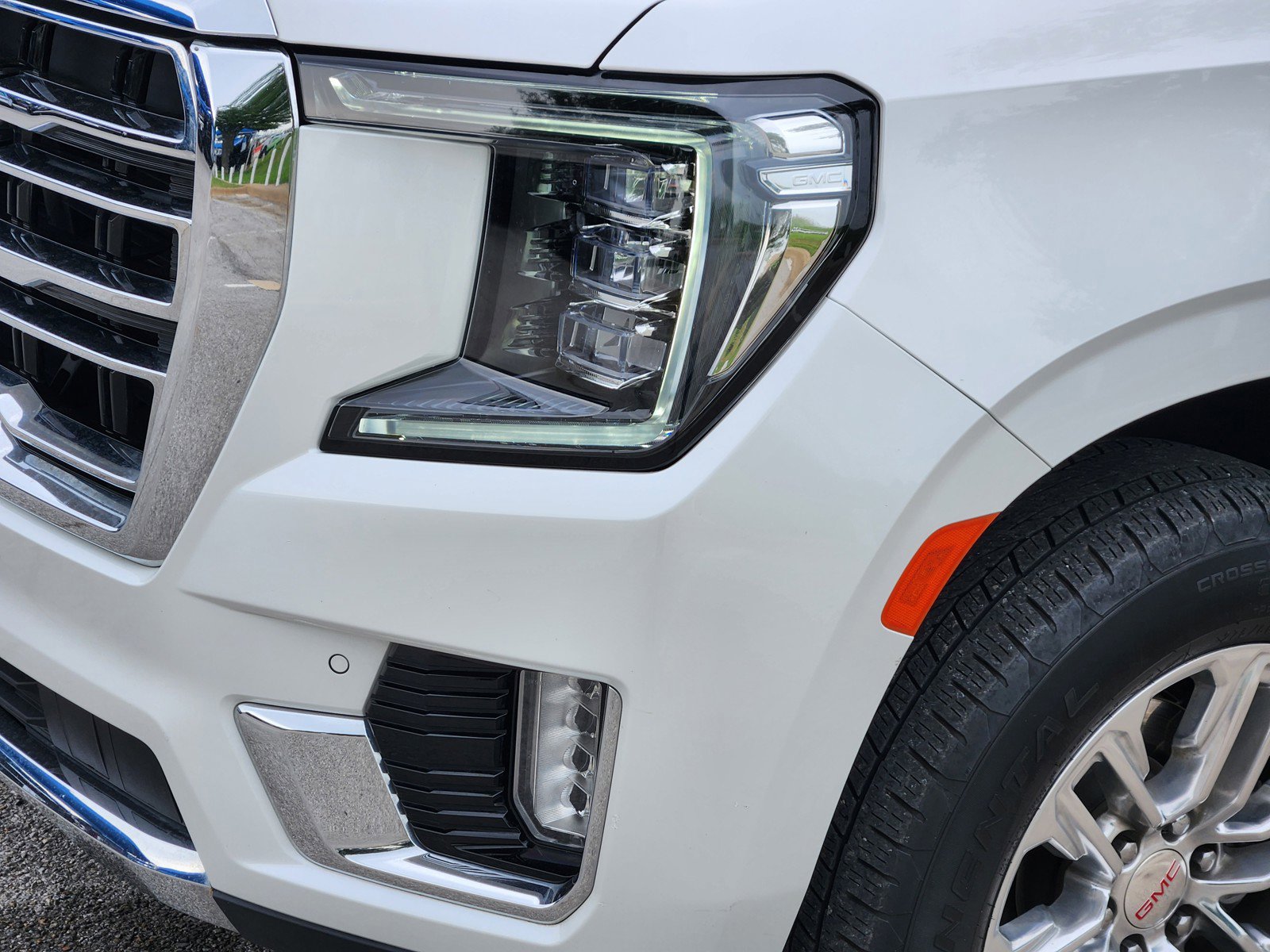 Used 2023 GMC Yukon SLT w/ SLT Premium Package RWD image 29
