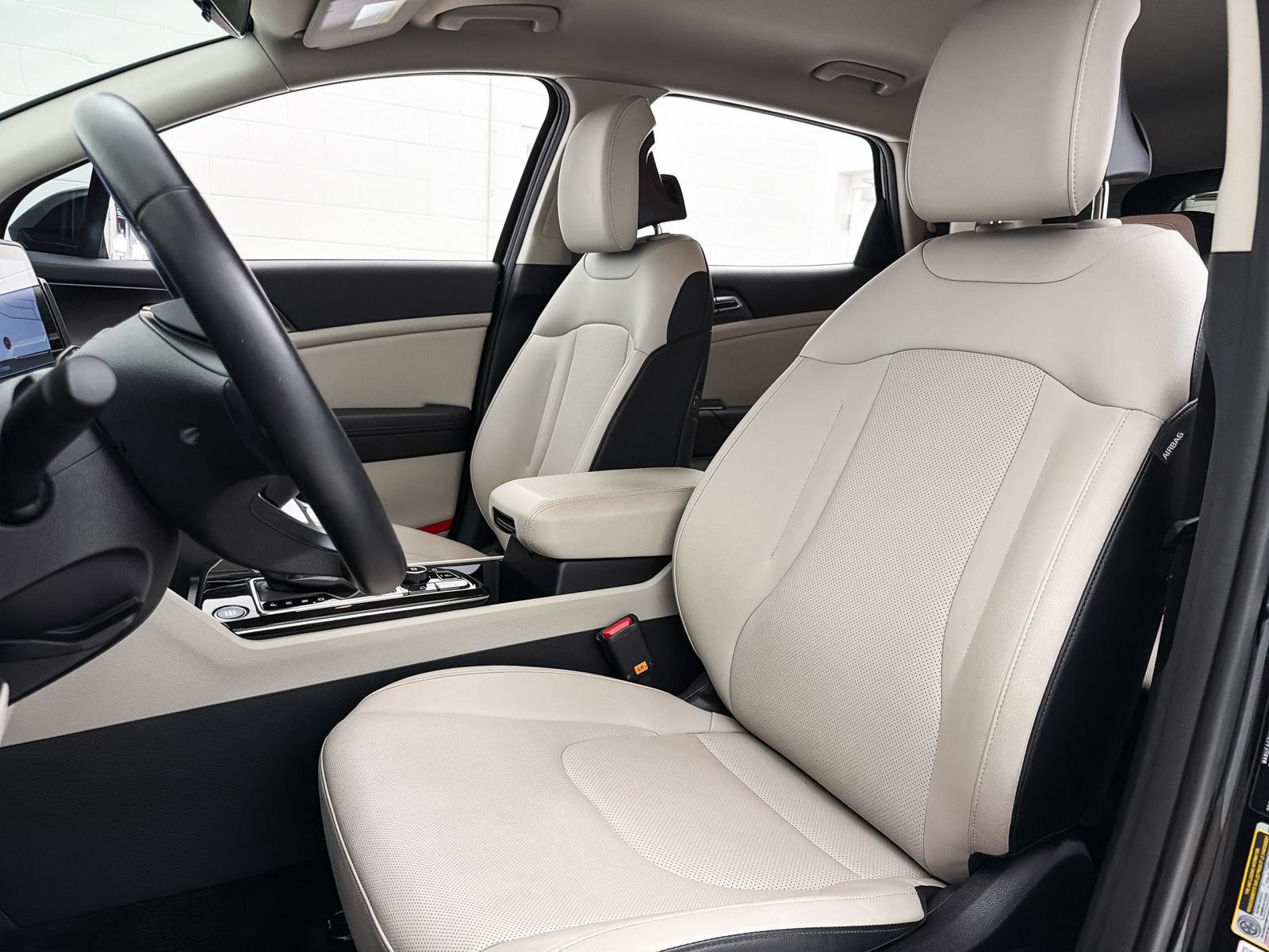 Certified 2025 Kia Sportage EX FWD image 19