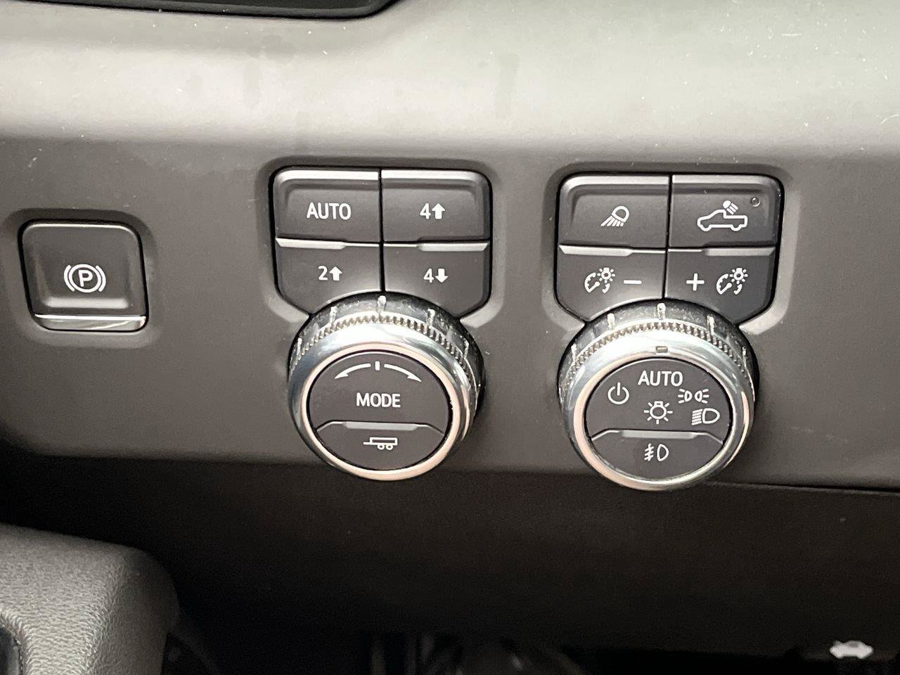 Certified 2025 GMC Sierra 2500 AT4 w/ AT4 Premium Plus Package AWD/4WD image 19