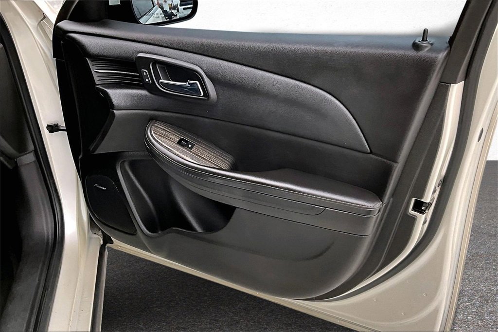 Used 2014 Chevrolet Malibu LT image 25