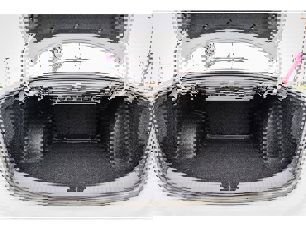 Used 2020 Chevrolet Malibu LS image 26