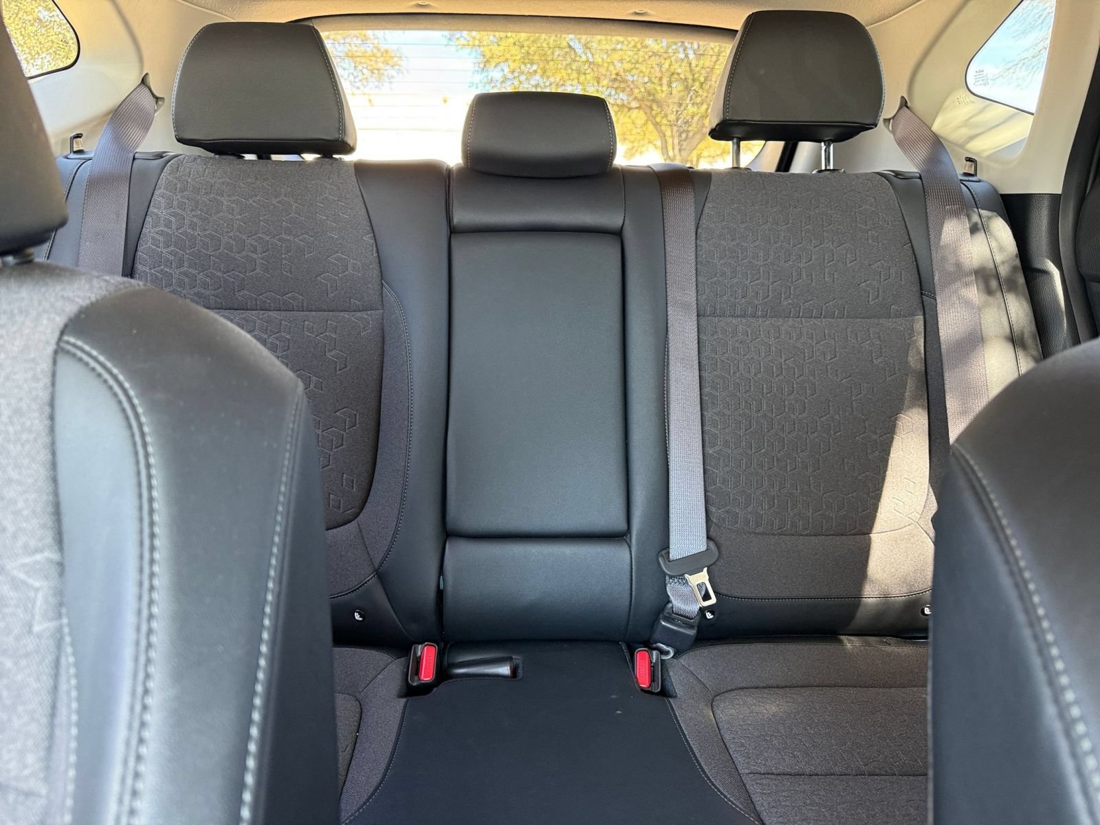Used 2025 Kia Seltos S image 40