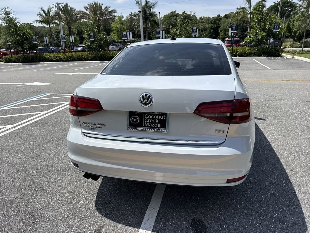 Used 2017 Volkswagen Jetta SEL FWD image 25