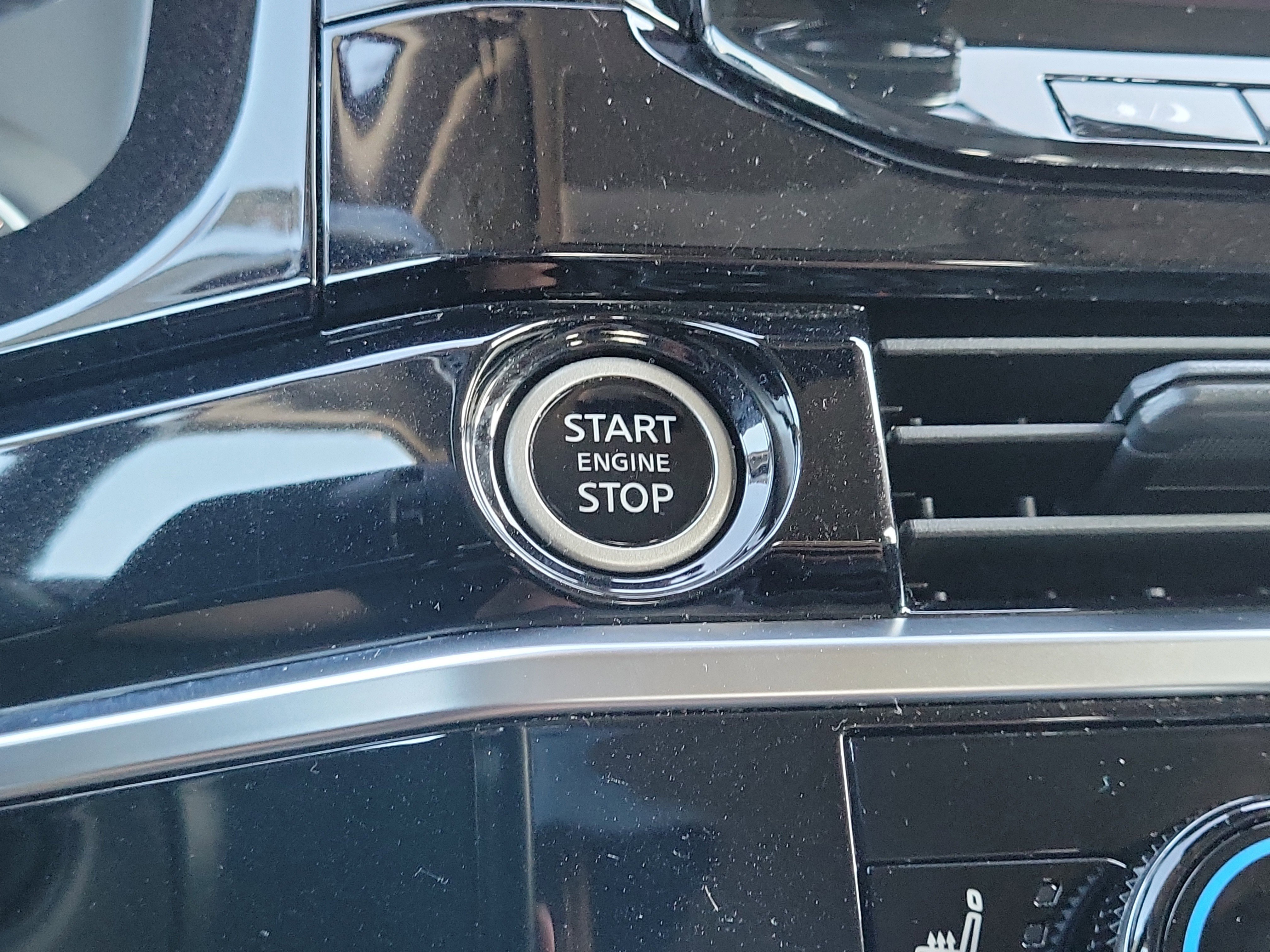 Used 2024 Nissan Pathfinder SL image 19