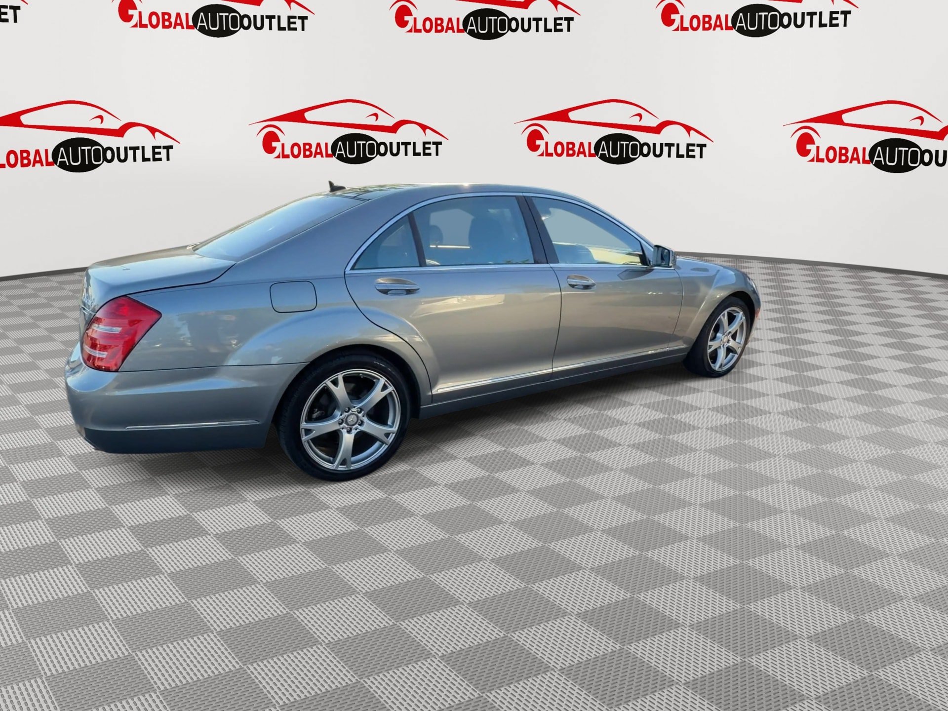 Used 2013 Mercedes-Benz S 550 4MATIC image 8